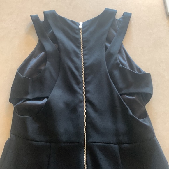 Excellent condition French Connection Size 8 dress. - Picture 3 of 4